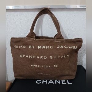 Marc Jacobs standard supply type tote model 0221.60